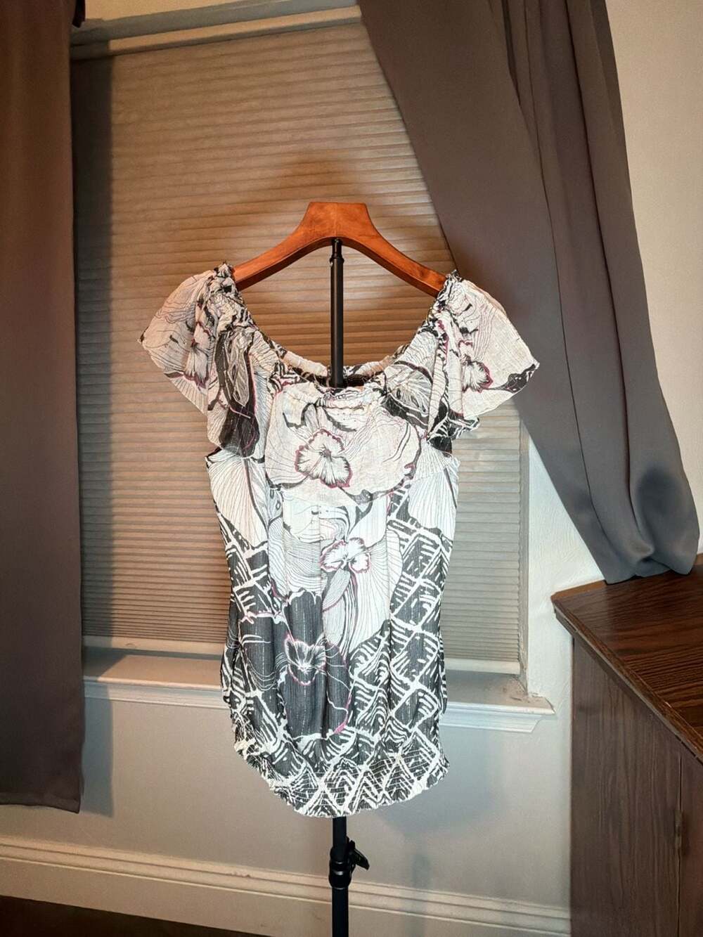 White House Black Market Off Shoulder Blouse Size M